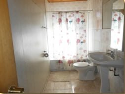 Spanisch course + accommodation in hostel bathroom